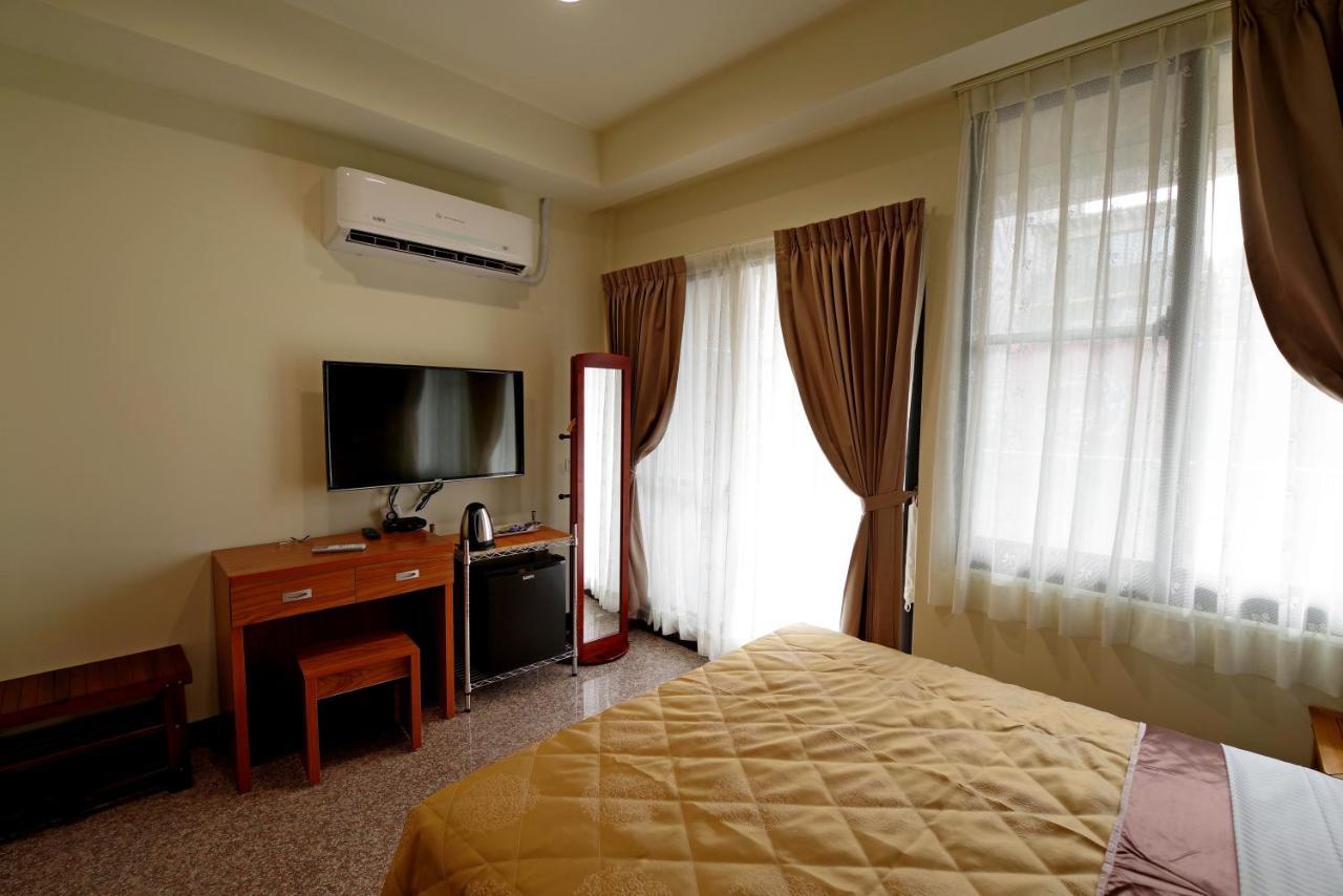 Hongfu Elegant Business Hotel Zhongli Bagian luar foto