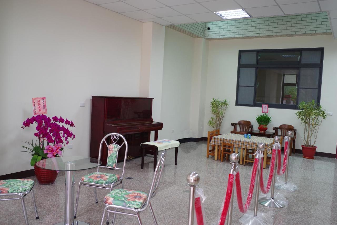 Hongfu Elegant Business Hotel Zhongli Bagian luar foto